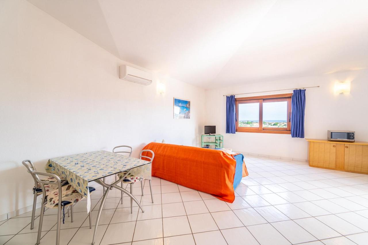 Iss Travel, Citai Panoramic Apartments - 1,5 Km From The Beach San Teodoro  Exterior photo